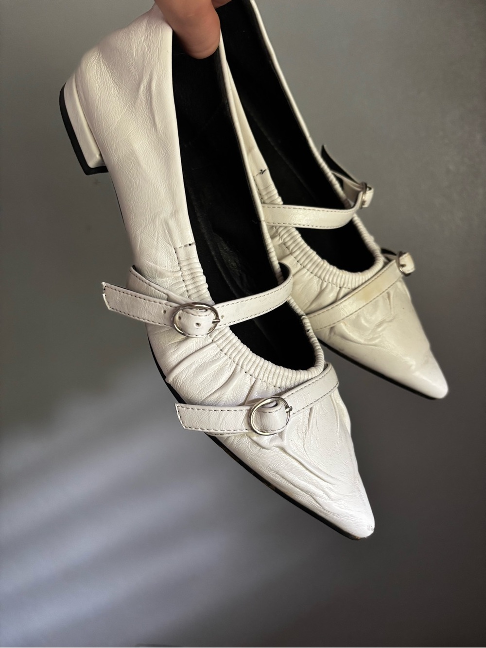 5x$20 6 - 6 1/2 White Ballerinas